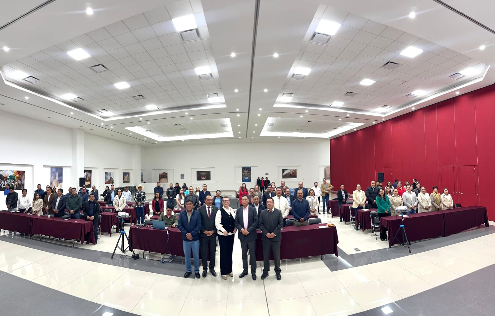 Celebra Comisión de Asuntos Municipales reunión de trabajo con alcaldes